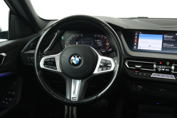 BMW 2 Serie Gran Coupé 218i Business Edition Plus (PANORAMADAK, CAMERA, SFEERVERLICHTING, STOELVERWARMING, PARKEERSENSOREN)