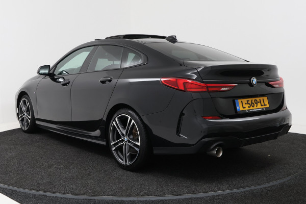 BMW 2 Serie Gran Coupé 218i Business Edition Plus (PANORAMADAK, CAMERA, SFEERVERLICHTING, STOELVERWARMING, PARKEERSENSOREN)