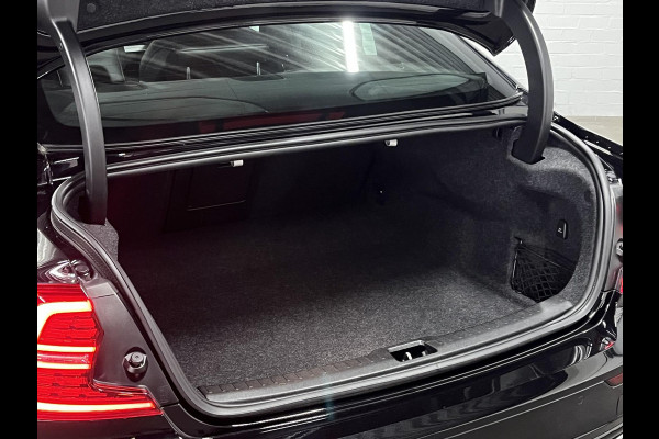Volvo S60 2.0 Recharge T8 AWD R-Design *Long Range* Adapt. cruise | Stoel-/stuurverwarming | Carplay | Camera | Memory seats | Navigatie
