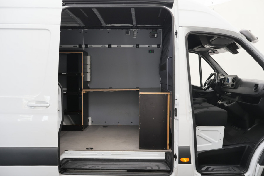 Mercedes-Benz Sprinter 317 CDI L2H2 RWD 3-Zits, Trekhaak 3500KG, LED, Zonneklep, Camera, Apple Carplay, 18"