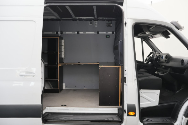 Mercedes-Benz Sprinter 317 CDI L2H2 RWD 3-Zits, Trekhaak 3500KG, LED, Zonneklep, Camera, Apple Carplay, 18"