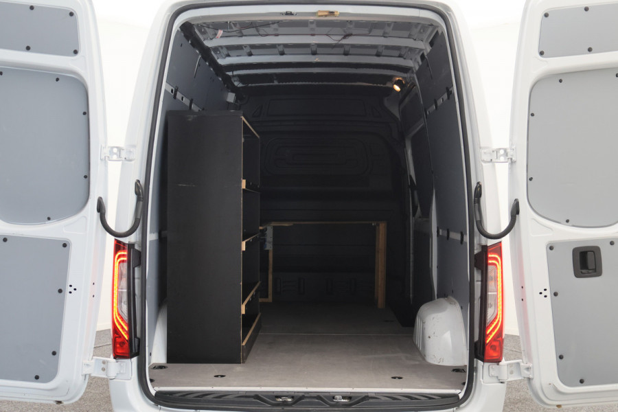 Mercedes-Benz Sprinter 317 CDI L2H2 RWD 3-Zits, Trekhaak 3500KG, LED, Zonneklep, Camera, Apple Carplay, 18"
