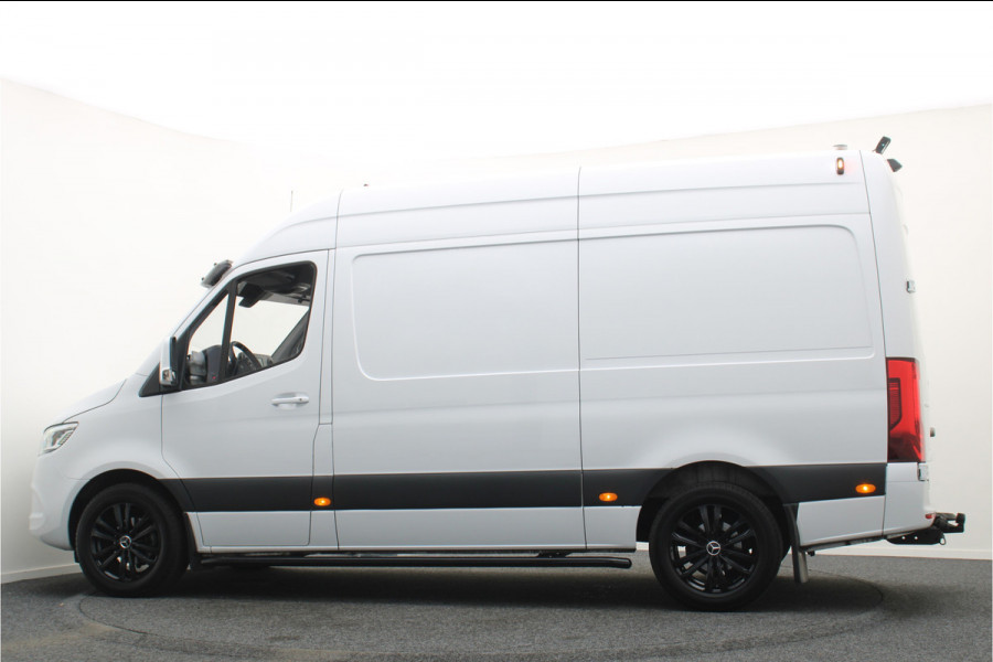 Mercedes-Benz Sprinter 317 CDI L2H2 RWD 3-Zits, Trekhaak 3500KG, LED, Zonneklep, Camera, Apple Carplay, 18"
