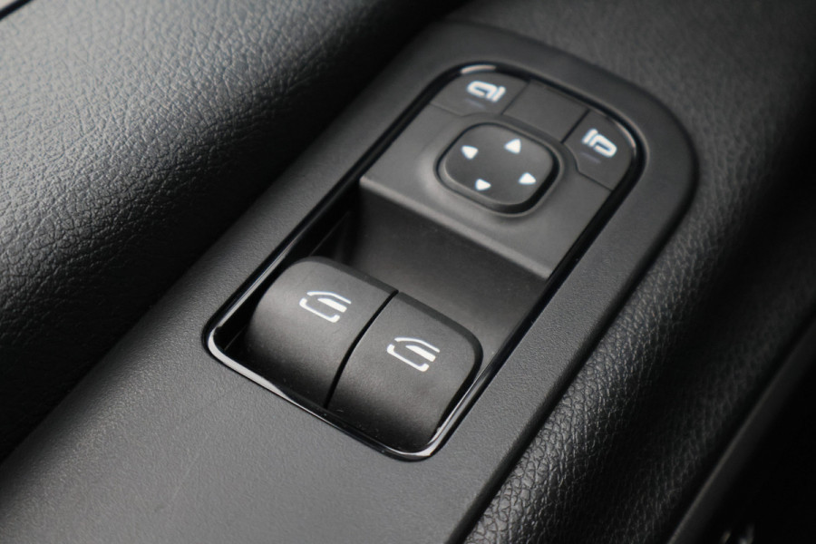 Mercedes-Benz Sprinter 317 CDI L2H2 RWD 3-Zits, Trekhaak 3500KG, LED, Zonneklep, Camera, Apple Carplay, 18"