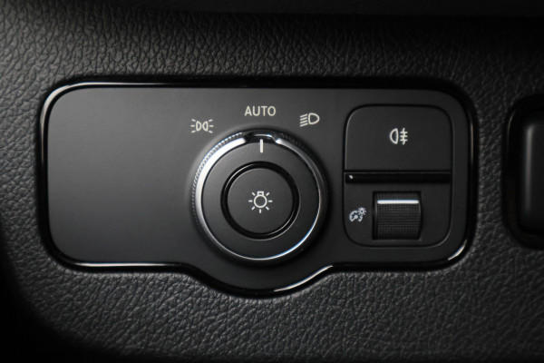 Mercedes-Benz Sprinter 317 CDI L2H2 RWD 3-Zits, Trekhaak 3500KG, LED, Zonneklep, Camera, Apple Carplay, 18"