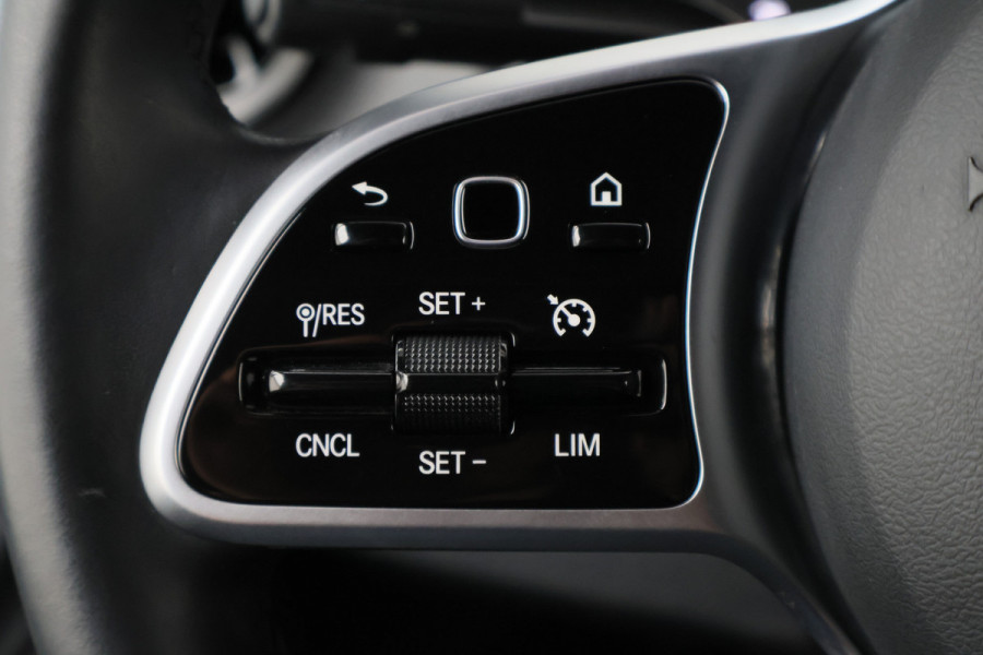 Mercedes-Benz Sprinter 317 CDI L2H2 RWD 3-Zits, Trekhaak 3500KG, LED, Zonneklep, Camera, Apple Carplay, 18"