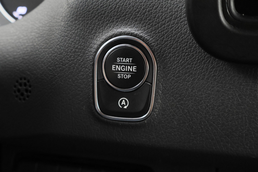 Mercedes-Benz Sprinter 317 CDI L2H2 RWD 3-Zits, Trekhaak 3500KG, LED, Zonneklep, Camera, Apple Carplay, 18"