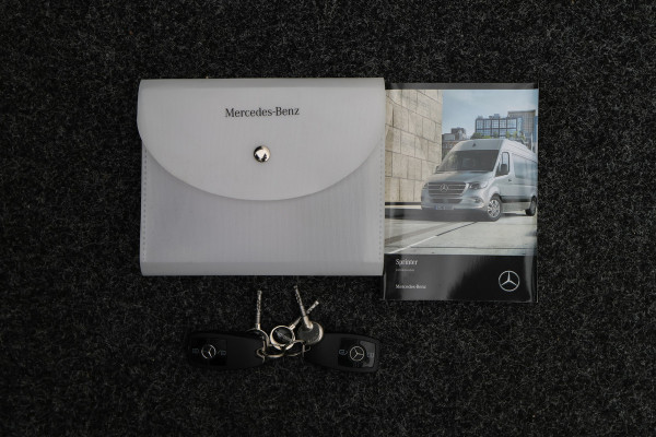 Mercedes-Benz Sprinter 317 CDI L2H2 RWD 3-Zits, Trekhaak 3500KG, LED, Zonneklep, Camera, Apple Carplay, 18"