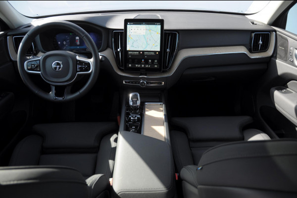 Volvo XC60 T6 350PK Automaat AWD Plus Dark / Trekhaak / BLIS / Adaptieve cruise control / Panoramadak / Apple carplay / Parkeersensoren met camera / Elektrische achterklep / Elektrische stoelen met geheugen / Stoel en stuurwielverwarming