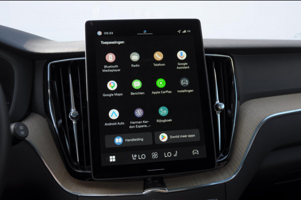 Volvo XC60 T6 350PK Automaat AWD Plus Dark / Trekhaak / BLIS / Adaptieve cruise control / Panoramadak / Apple carplay / Parkeersensoren met camera / Elektrische achterklep / Elektrische stoelen met geheugen / Stoel en stuurwielverwarming