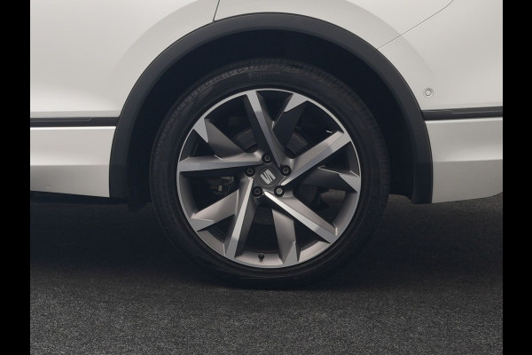 Seat Tarraco 1.4 TSI e-Hybrid FR PHEV 245pk Dealer O.H | Trekhaak Af Fabriek | Panodak | 360 Camera | Adaptive Cruise | Sportstoelen Memory & Verwarmd | BLIS | Apple Carplay | Travel Assist | Keyless | Navigatie | Virtual | DAB | 20" L.M | Plug In Hybrid |