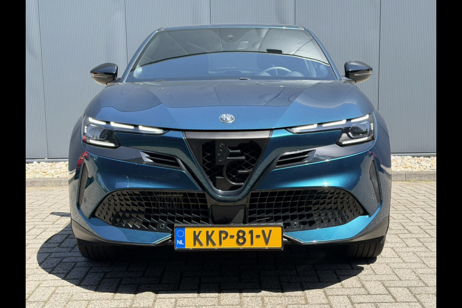 Alfa Romeo junior 1.2 Turbo Hybrid Ibrida Speciale | Automaat | Pack techno | Stoelverwarming | Electrische kofferklep | Camera achter | Apple Car