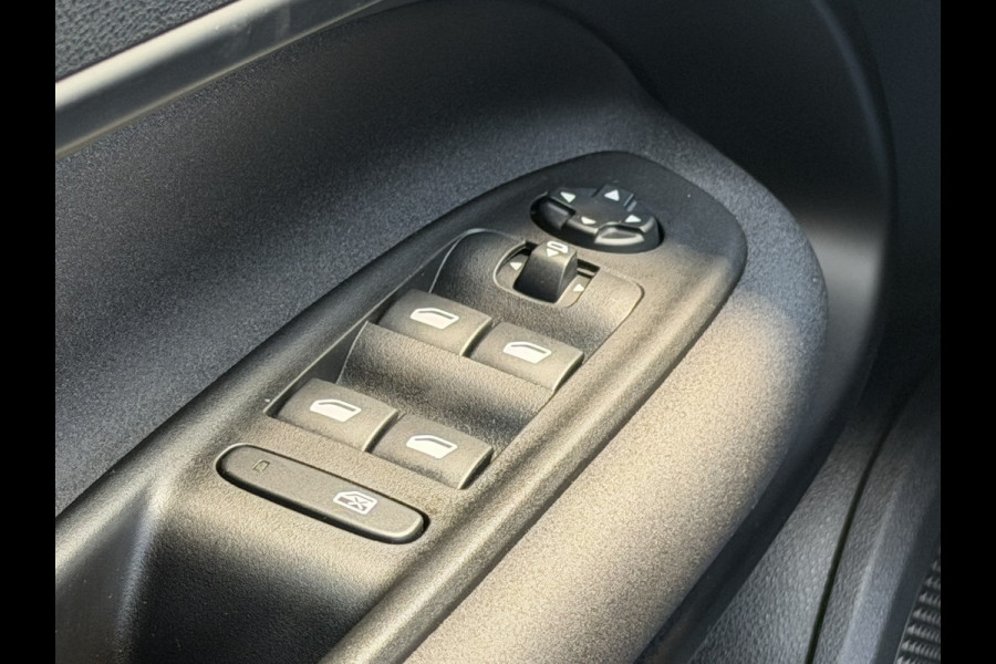 Alfa Romeo junior 1.2 Turbo Hybrid Ibrida Speciale | Automaat | Pack techno | Stoelverwarming | Electrische kofferklep | Camera achter | Apple Car