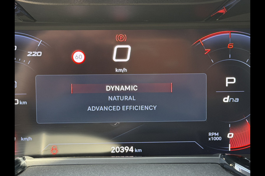 Alfa Romeo junior 1.2 Turbo Hybrid Ibrida Speciale | Automaat | Pack techno | Stoelverwarming | Electrische kofferklep | Camera achter | Apple Car