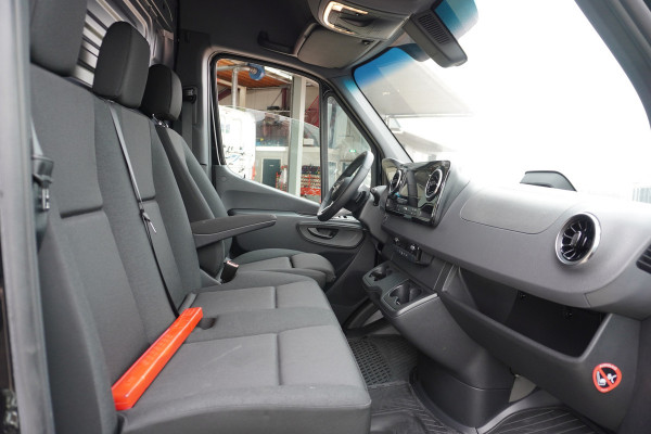 Mercedes-Benz Sprinter 317 170PK L2H2 Select Automaat nr. V183 | Airco | Cruise | Camera | Carplay | Trekhaak 3.500KG
