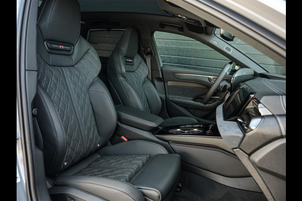 Audi A6 Avant 2.0 e-hybrid quattro S edition Competition | 5 Jaar garantie | Achterasbesturing | B&O | Carbon inleg | Stoelventilatie en Massage | Luchtvering | Panoramadak | Soft close | Keyless | Head-up | 360 camera | Passagiers Display |