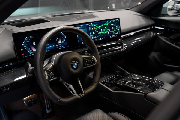 BMW 5 Serie Touring 540d xDrive *M-Sport Pro / Panorama / Harman-Kardon / HUD / Surround-view*