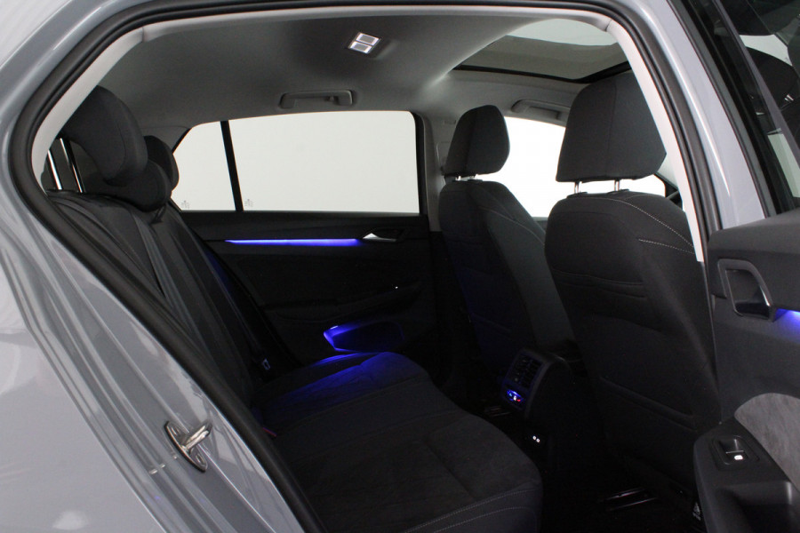 Volkswagen Golf 1.4 eHybrid Style > Pano.schuifdak/Plug-in/Moonstone Grey/Keyless//Winterpakket...