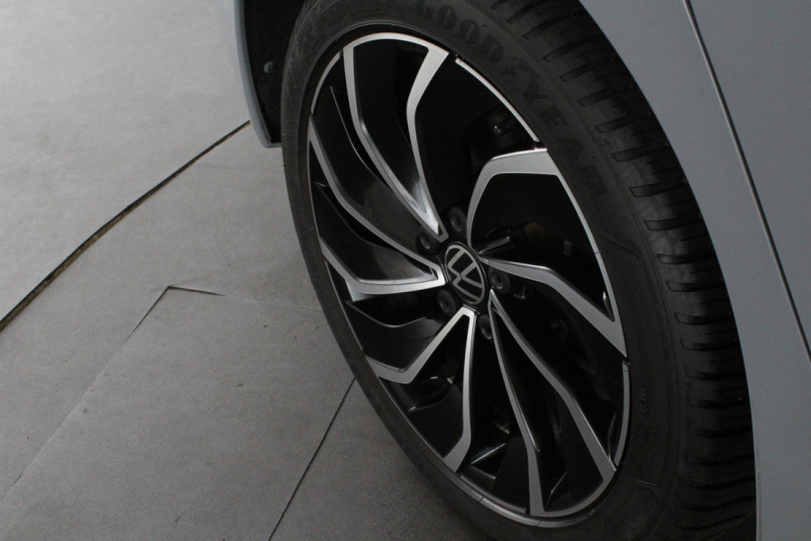 Volkswagen Golf 1.4 eHybrid Style > Pano.schuifdak/Plug-in/Moonstone Grey/Keyless//Winterpakket...