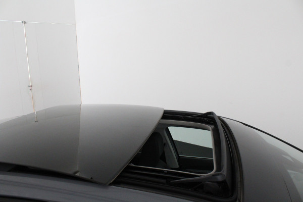 Volkswagen Golf 1.4 eHybrid Style > Pano.schuifdak/Plug-in/Moonstone Grey/Keyless//Winterpakket...