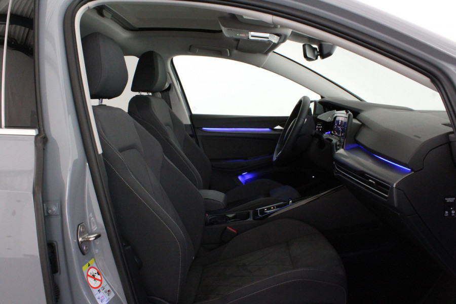 Volkswagen Golf 1.4 eHybrid Style > Pano.schuifdak/Plug-in/Moonstone Grey/Keyless//Winterpakket...