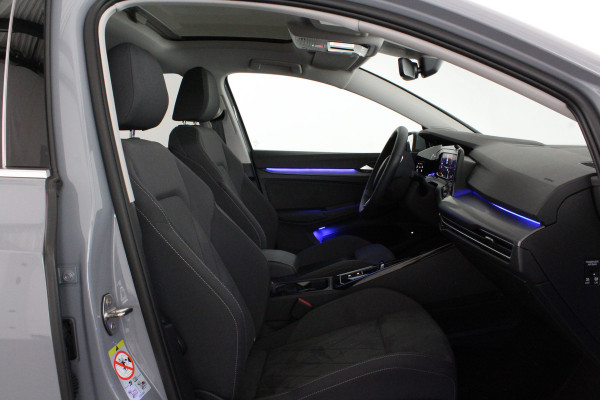 Volkswagen Golf 1.4 eHybrid Style > Pano.schuifdak/Plug-in/Moonstone Grey/Keyless//Winterpakket...