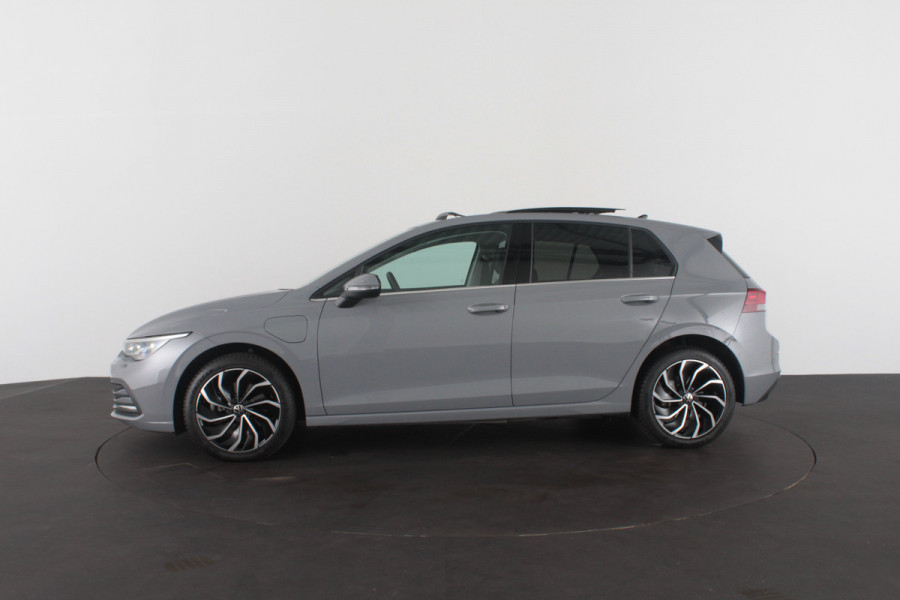 Volkswagen Golf 1.4 eHybrid Style > Pano.schuifdak/Plug-in/Moonstone Grey/Keyless//Winterpakket...