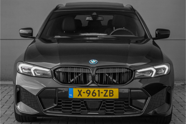 BMW 3 Serie Touring 330e M-Sport Pano ACC Trekhaak Memory 19"