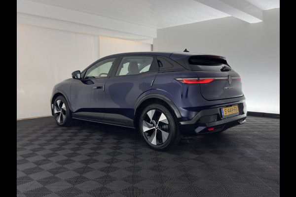 Renault Mégane E-Tech EV60 Optimum Charge Evolution [3-Fase-22kW] {SoH-91%} (INCL-BTW) Aut. *HEATPUMP | FULL-LED | CAMERA | LANE-ASSIST | KEYLESS | NAVI-FULLMAP | CARPLAY | COMFORTSEATS | DIGI-COCKPIT | ECC | PDC | 18"ALU*