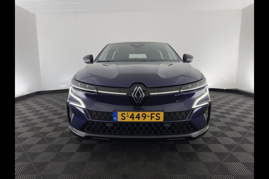 Renault Mégane E-Tech EV60 Optimum Charge Evolution [3-Fase-22kW] {SoH-91%} (INCL-BTW) Aut. *HEATPUMP | FULL-LED | CAMERA | LANE-ASSIST | KEYLESS | NAVI-FULLMAP | CARPLAY | COMFORTSEATS | DIGI-COCKPIT | ECC | PDC | 18"ALU*