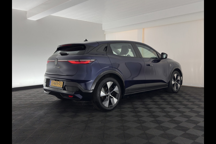Renault Mégane E-Tech EV60 Optimum Charge Evolution [3-Fase-22kW] {SoH-91%} (INCL-BTW) Aut. *HEATPUMP | FULL-LED | CAMERA | LANE-ASSIST | KEYLESS | NAVI-FULLMAP | CARPLAY | COMFORTSEATS | DIGI-COCKPIT | ECC | PDC | 18"ALU*