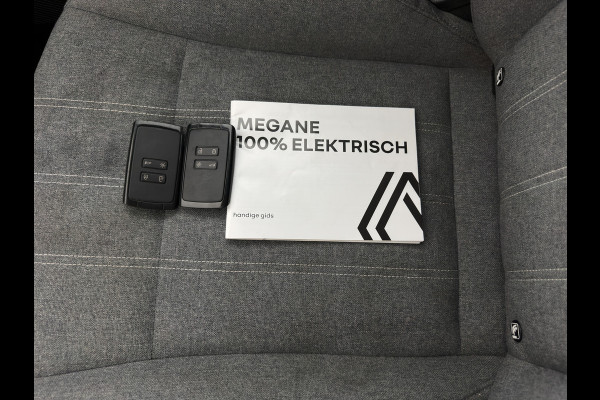 Renault Mégane E-Tech EV60 Optimum Charge Evolution [3-Fase-22kW] {SoH-91%} (INCL-BTW) Aut. *HEATPUMP | FULL-LED | CAMERA | LANE-ASSIST | KEYLESS | NAVI-FULLMAP | CARPLAY | COMFORTSEATS | DIGI-COCKPIT | ECC | PDC | 18"ALU*