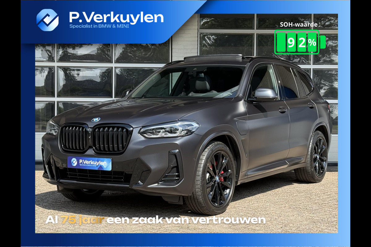 BMW X3 xDrive30e M SPORT | SPORTREMMEN ROOD | PANORAMA | 360 CAMERA | HEAD UP | ADAPTIEF ONDERSTEL |