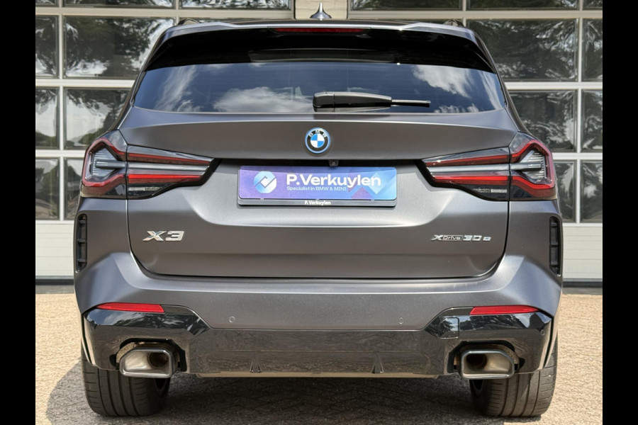 BMW X3 xDrive30e M SPORT | SPORTREMMEN ROOD | PANORAMA | 360 CAMERA | HEAD UP | ADAPTIEF ONDERSTEL |
