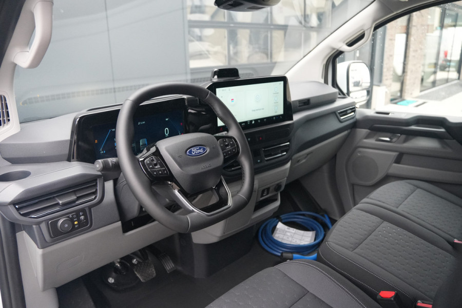 Ford E-Transit Custom 320 L2H1 Limited 71 kWh 218pk - LED - Carplay - Stoelverwarming - Keyless - Cruise - Rijklaar