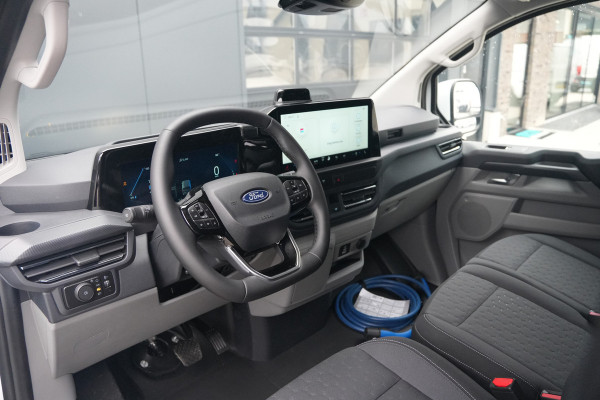 Ford E-Transit Custom 320 L2H1 Limited 71 kWh 218pk - LED - Carplay - Stoelverwarming - Keyless - Cruise - Rijklaar