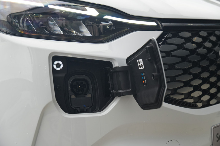 Ford E-Transit Custom 320 L2H1 Limited 71 kWh 218pk - LED - Carplay - Stoelverwarming - Keyless - Cruise - Rijklaar
