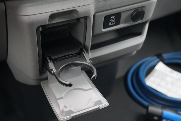 Ford E-Transit Custom 320 L2H1 Limited 71 kWh 218pk - LED - Carplay - Stoelverwarming - Keyless - Cruise - Rijklaar