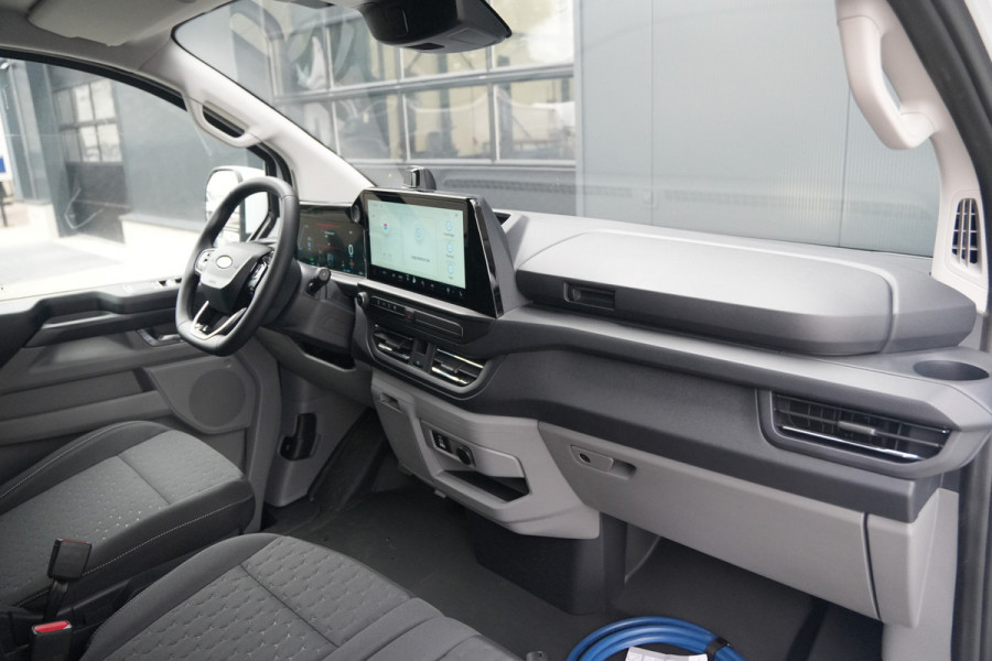 Ford E-Transit Custom 320 L2H1 Limited 71 kWh 218pk - LED - Carplay - Stoelverwarming - Keyless - Cruise - Rijklaar