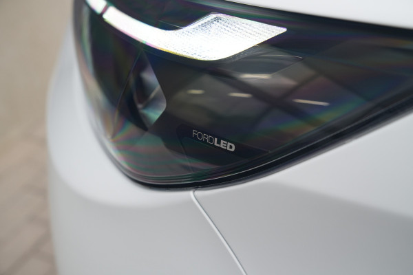 Ford E-Transit Custom 320 L2H1 Limited 71 kWh 218pk - LED - Carplay - Stoelverwarming - Keyless - Cruise - Rijklaar