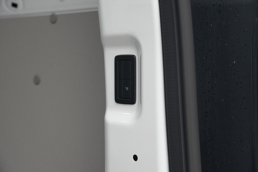 Ford E-Transit Custom 320 L2H1 Limited 71 kWh 218pk - LED - Carplay - Stoelverwarming - Keyless - Cruise - Rijklaar