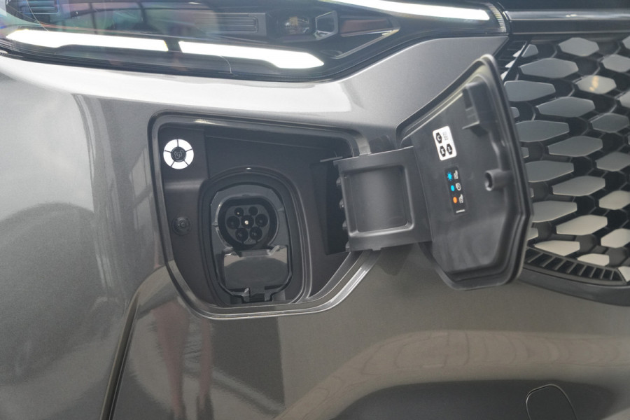 Ford E-Transit Custom 320 L2H1 Limited 71 kWh 218pk - Trekhaak - ACC - B&O - Navi - Stoel/Stuurverwarming - 360 Camera - Blindspot - Rijklaar