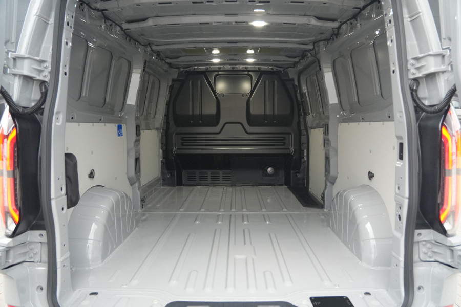 Ford E-Transit Custom 320 L2H1 Limited 71 kWh 218pk - Trekhaak - ACC - B&O - Navi - Stoel/Stuurverwarming - 360 Camera - Blindspot - Rijklaar