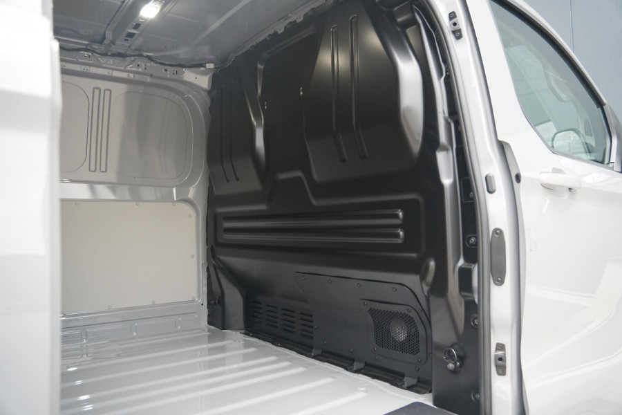 Ford E-Transit Custom 320 L2H1 Limited 71 kWh 218pk - Trekhaak - ACC - B&O - Navi - Stoel/Stuurverwarming - 360 Camera - Blindspot - Rijklaar