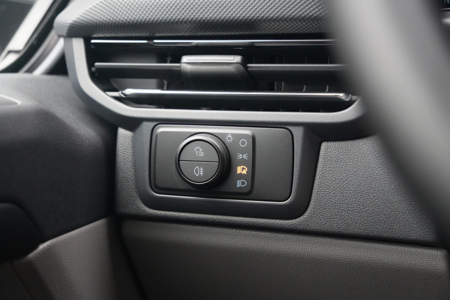 Ford E-Transit Custom 320 L2H1 Limited 71 kWh 218pk - Trekhaak - ACC - B&O - Navi - Stoel/Stuurverwarming - 360 Camera - Blindspot - Rijklaar