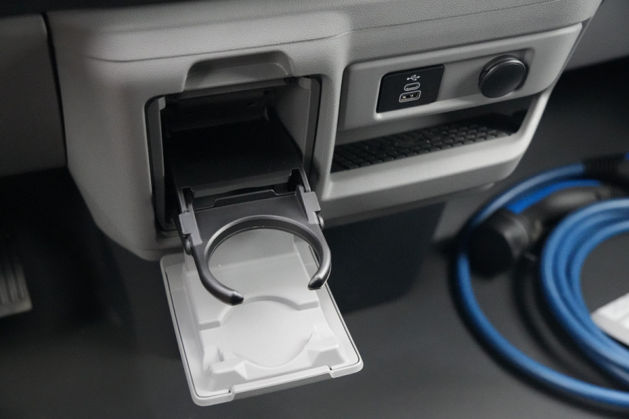 Ford E-Transit Custom 320 L2H1 Limited 71 kWh 218pk - Trekhaak - ACC - B&O - Navi - Stoel/Stuurverwarming - 360 Camera - Blindspot - Rijklaar