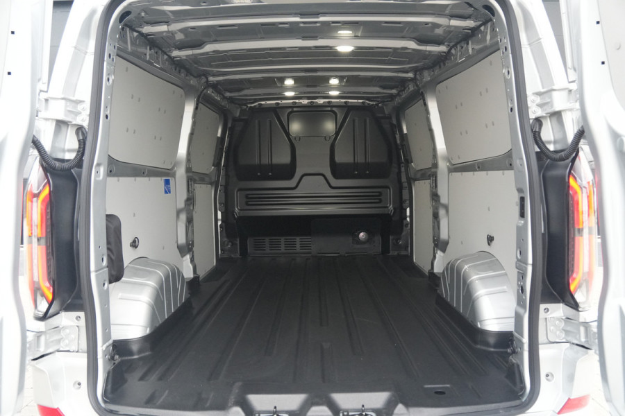 Ford E-Transit Custom 340 L2H1 Sport 71 kWh 218pk - ACC - Elek Trekhaak - B&O - Navi - Stoel/Stuurverwarming - 360 Camera - Blindspot - Rijklaar