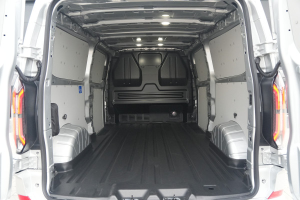 Ford E-Transit Custom 340 L2H1 Sport 71 kWh 218pk - ACC - Elek Trekhaak - B&O - Navi - Stoel/Stuurverwarming - 360 Camera - Blindspot - Rijklaar