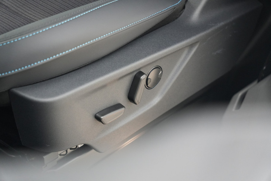 Ford E-Transit Custom 340 L2H1 Sport 71 kWh 218pk - ACC - Elek Trekhaak - B&O - Navi - Stoel/Stuurverwarming - 360 Camera - Blindspot - Rijklaar