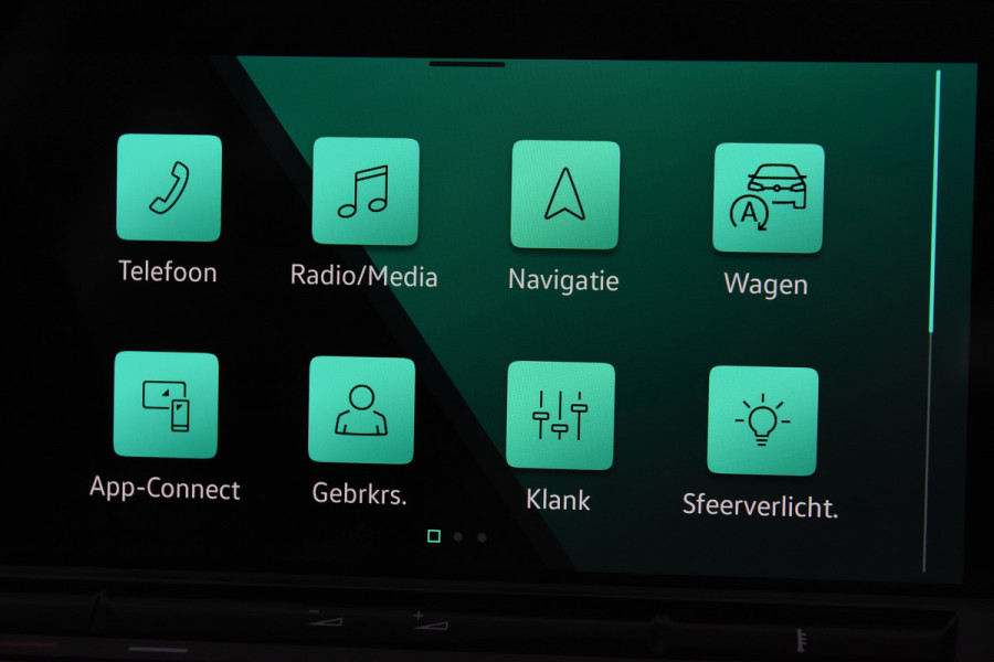 Volkswagen Golf VIII Life *1ste Eigenaar*Navigatie*Camera*Carplay*